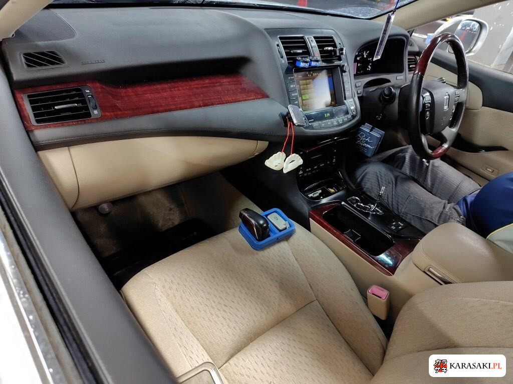 Toyota Crown 2009 z aukcji japońskiej