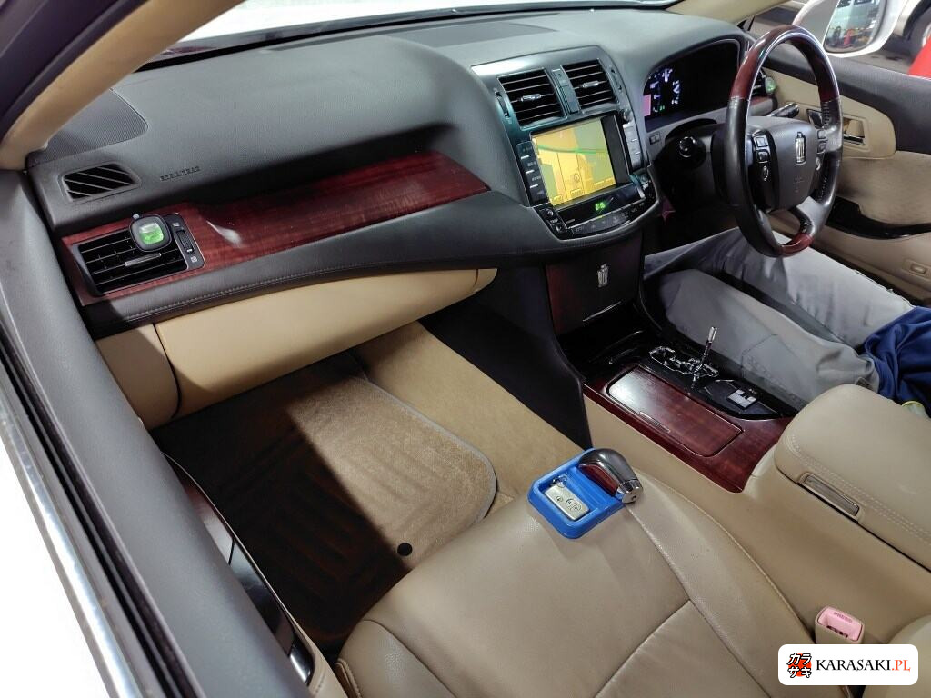 Toyota Crown 2009 z aukcji japońskiej