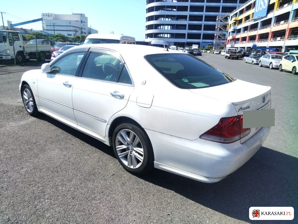 Toyota Crown 2004 z aukcji japońskiej