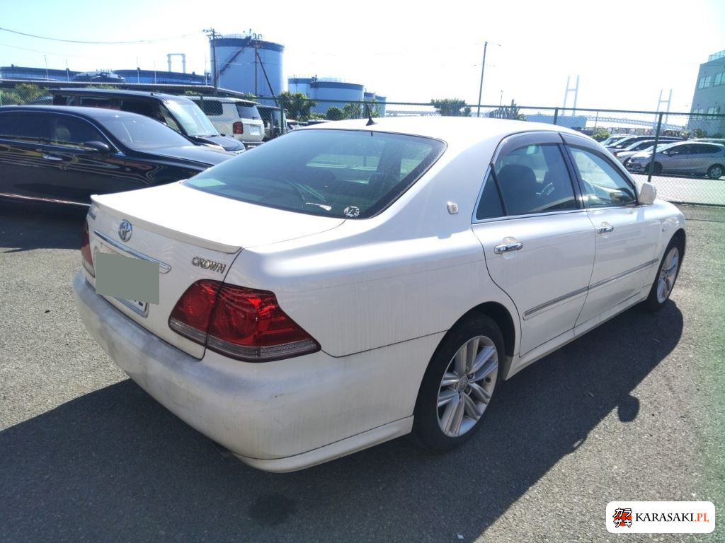 Toyota Crown 2004 z aukcji japońskiej