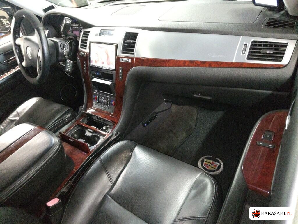 Cadillac Escalade 2011 z aukcji japońskiej