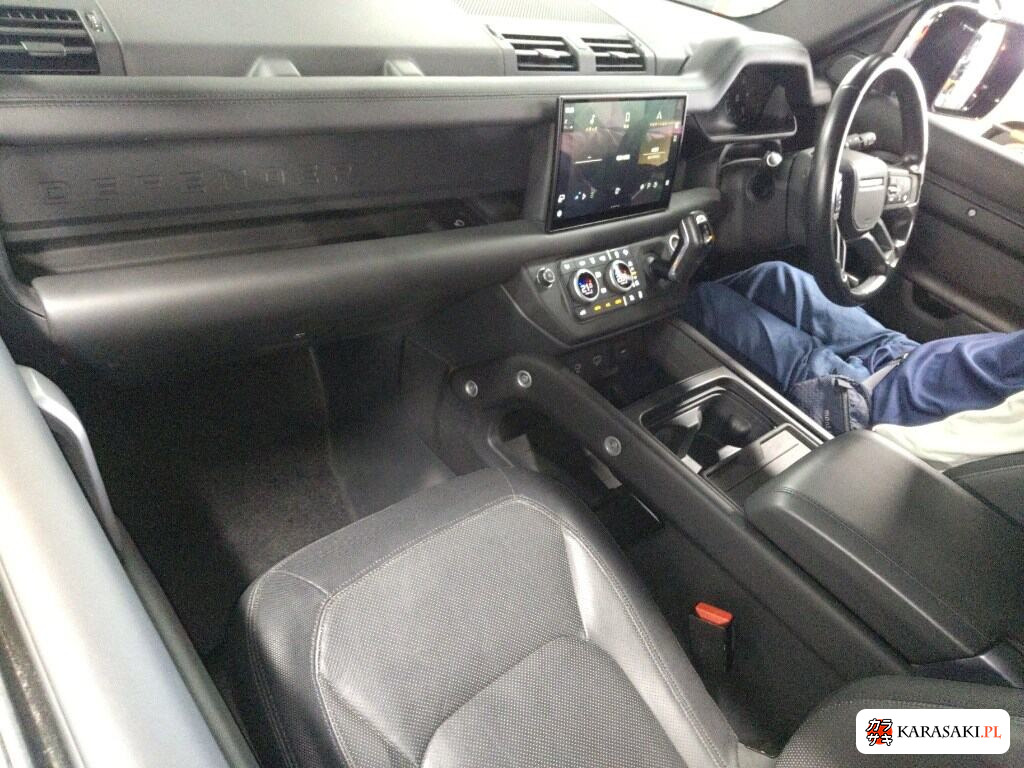 Land Rover Defender 2022 z aukcji japońskiej