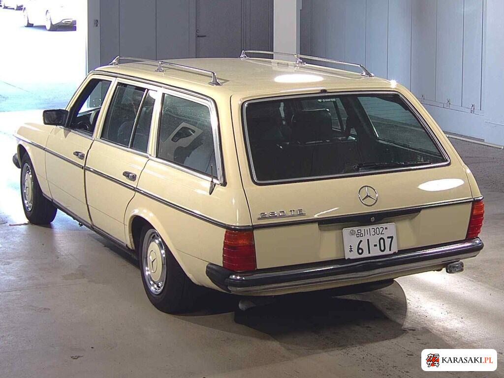 Mercedes-Benz Medium Class 1984 z aukcji japońskiej