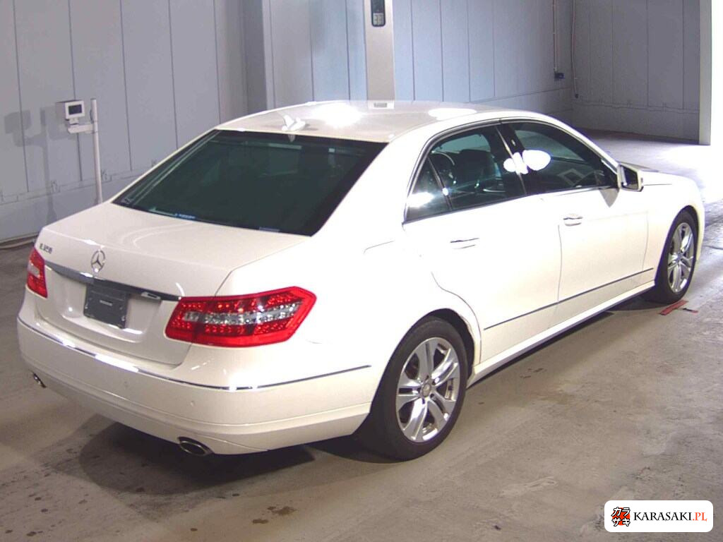 Mercedes-Benz E-Class 2011 z aukcji japońskiej