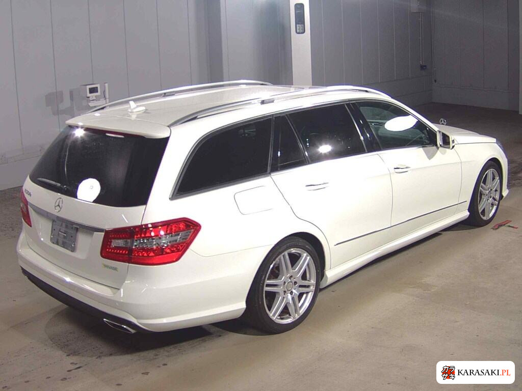 Mercedes-Benz E-Class Stationwagon 2011 z aukcji japońskiej