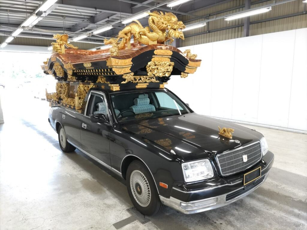 Toyota Century 2000 z aukcji japońskiej