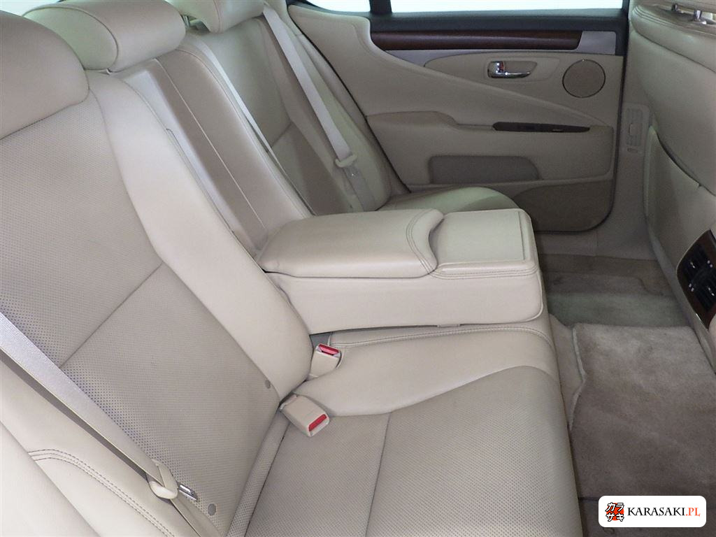 2013 Lexus LS 4WD LS600H Version C I Package 6