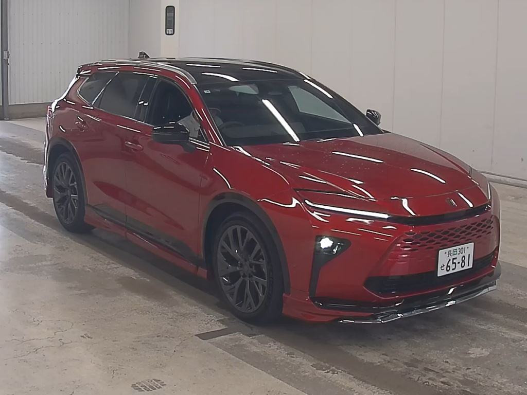 Toyota Crown Estate 2025 z aukcji japońskiej