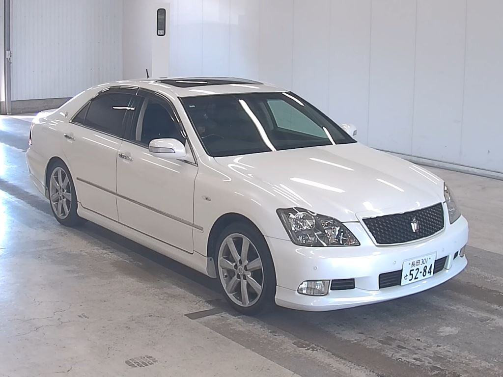 Toyota Crown 2006 z aukcji japońskiej