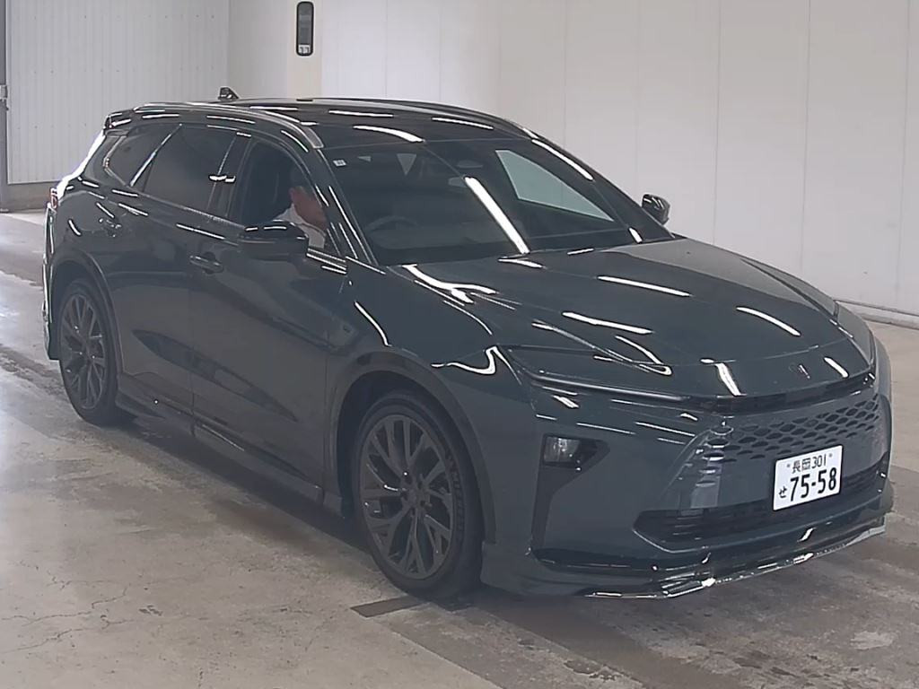 Toyota Crown Estate 2025 z aukcji japońskiej