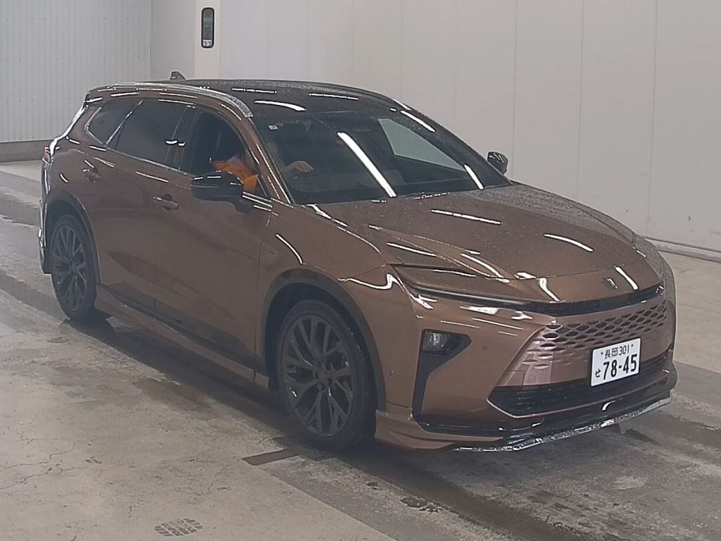 Toyota Crown Estate 2025 z aukcji japońskiej