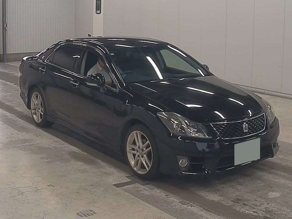 Toyota Crown 2012 z aukcji japońskiej