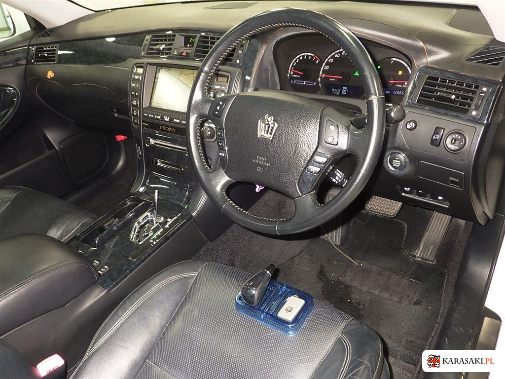 Toyota Crown 2006 z aukcji japońskiej