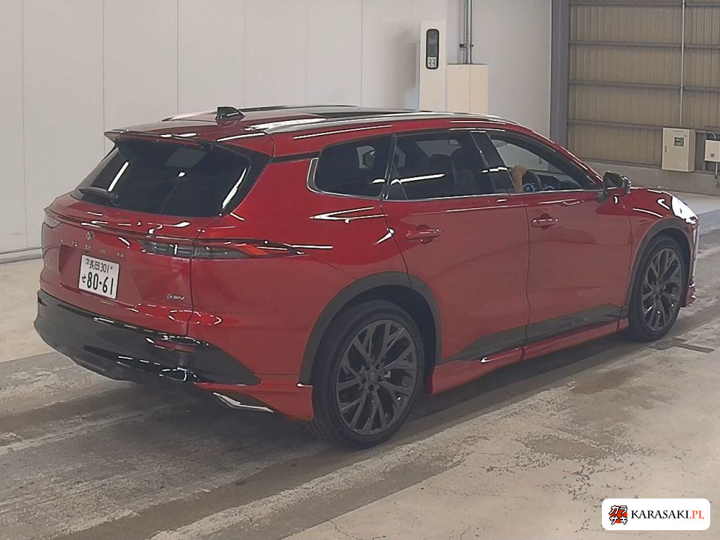 Toyota Crown Estate 2025 z aukcji japońskiej