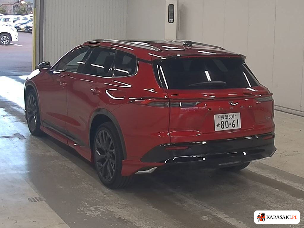 Toyota Crown Estate 2025 z aukcji japońskiej