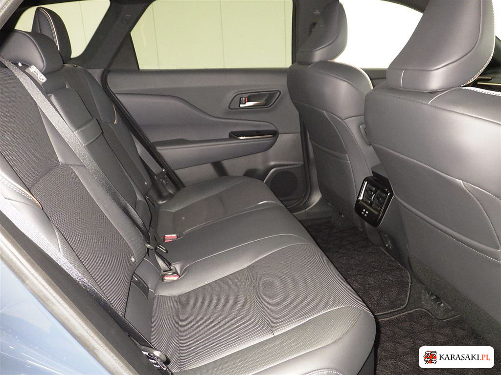 Toyota Crown Estate 2025 z aukcji japońskiej
