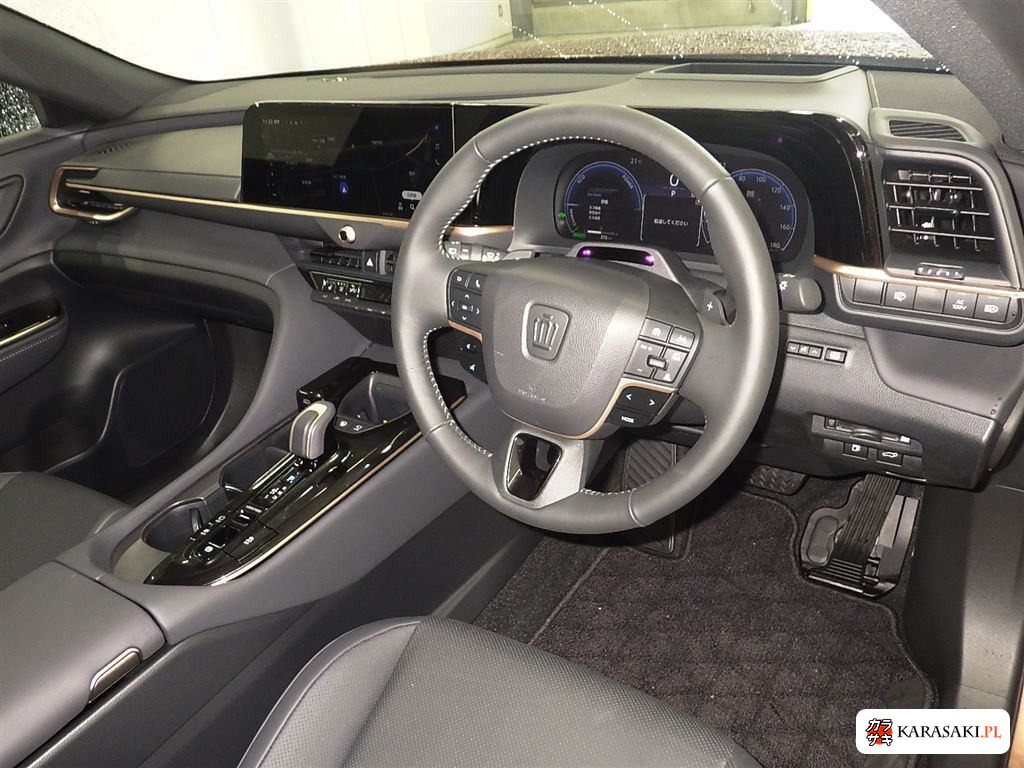 Toyota Crown Estate 2025 z aukcji japońskiej