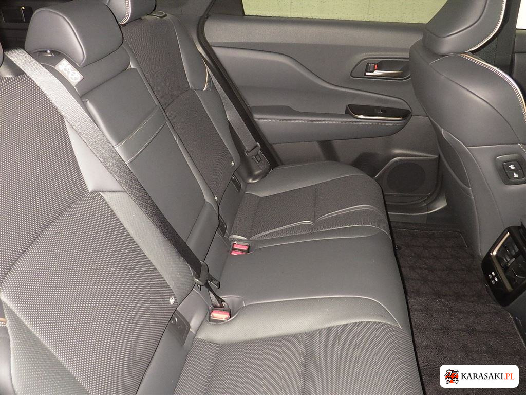 Toyota Crown Estate 2025 z aukcji japońskiej