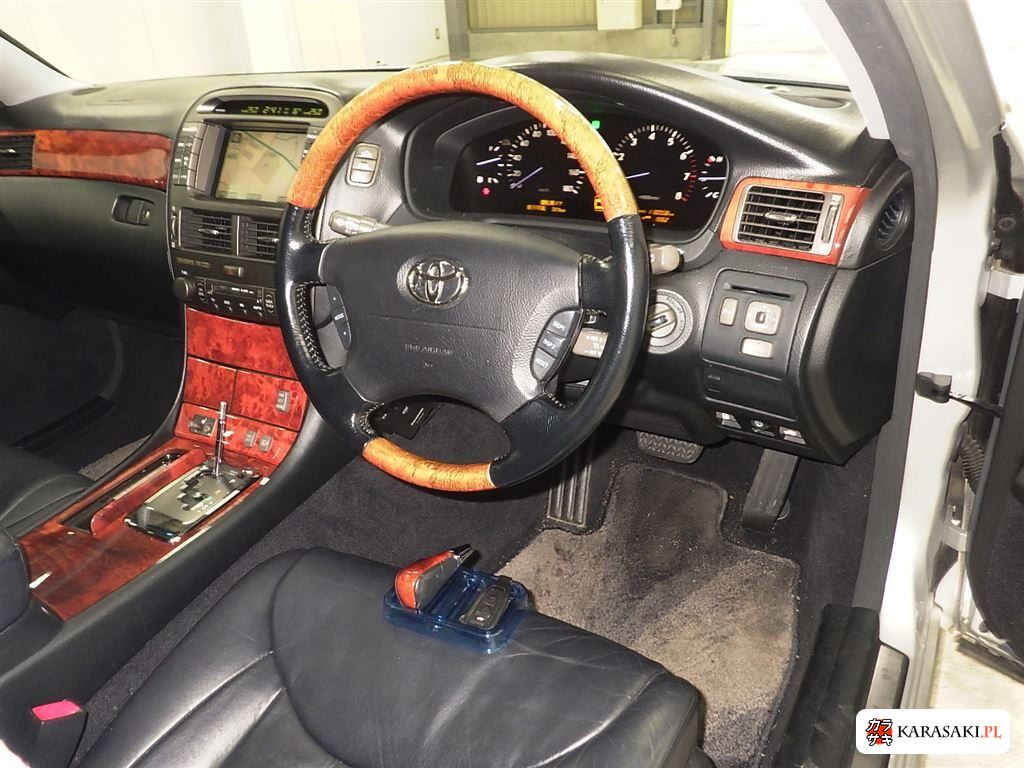 Toyota Celsior 2005 z aukcji japońskiej