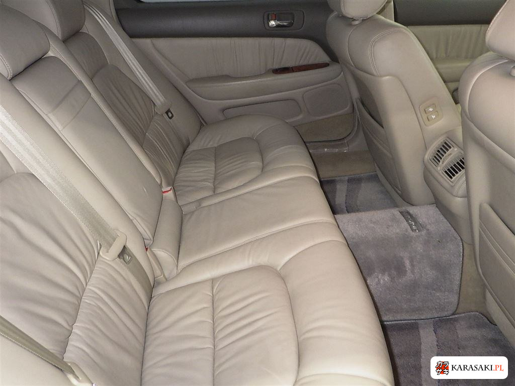Toyota Celsior 1997 z aukcji japońskiej