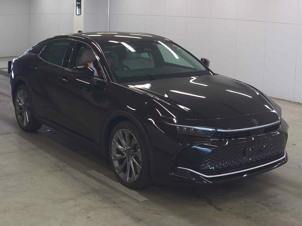Toyota Crown Crossover 2023 z aukcji japońskiej