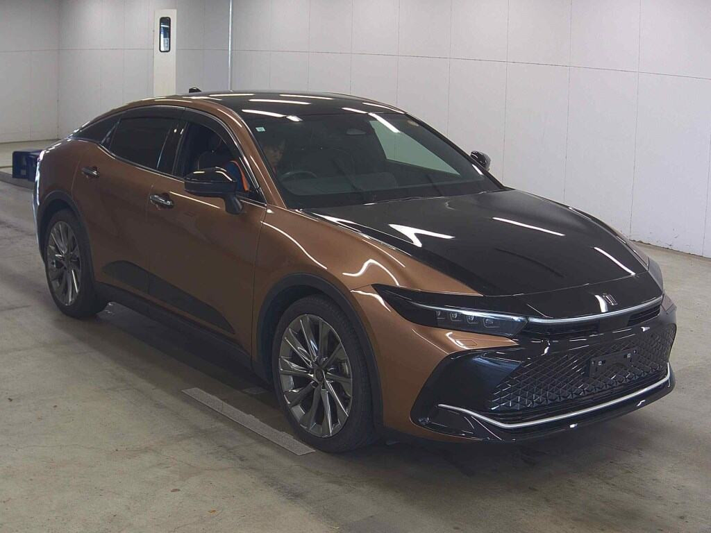Toyota Crown Crossover 2023 z aukcji japońskiej