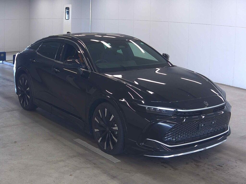 Toyota Crown Crossover 2023 z aukcji japońskiej