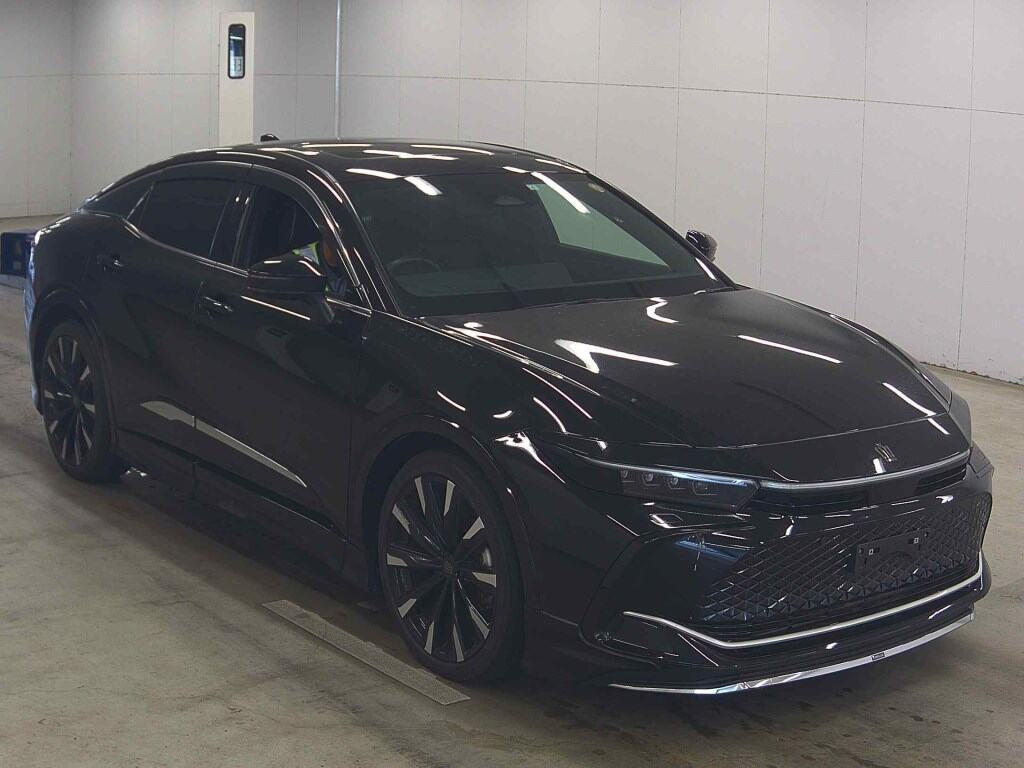 Toyota Crown Crossover 2023 z aukcji japońskiej