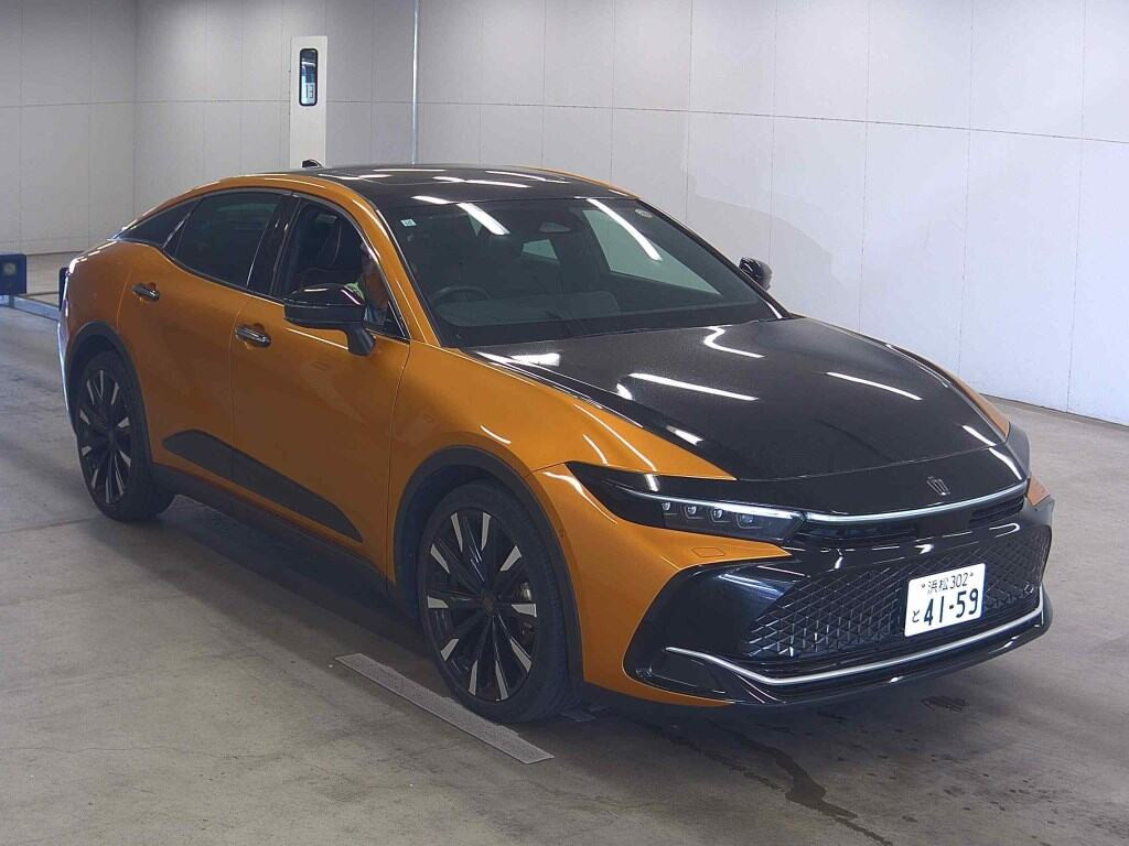 Toyota Crown Crossover 2023 z aukcji japońskiej