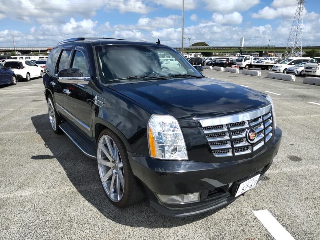 Cadillac Escalade 2013 z aukcji japońskiej