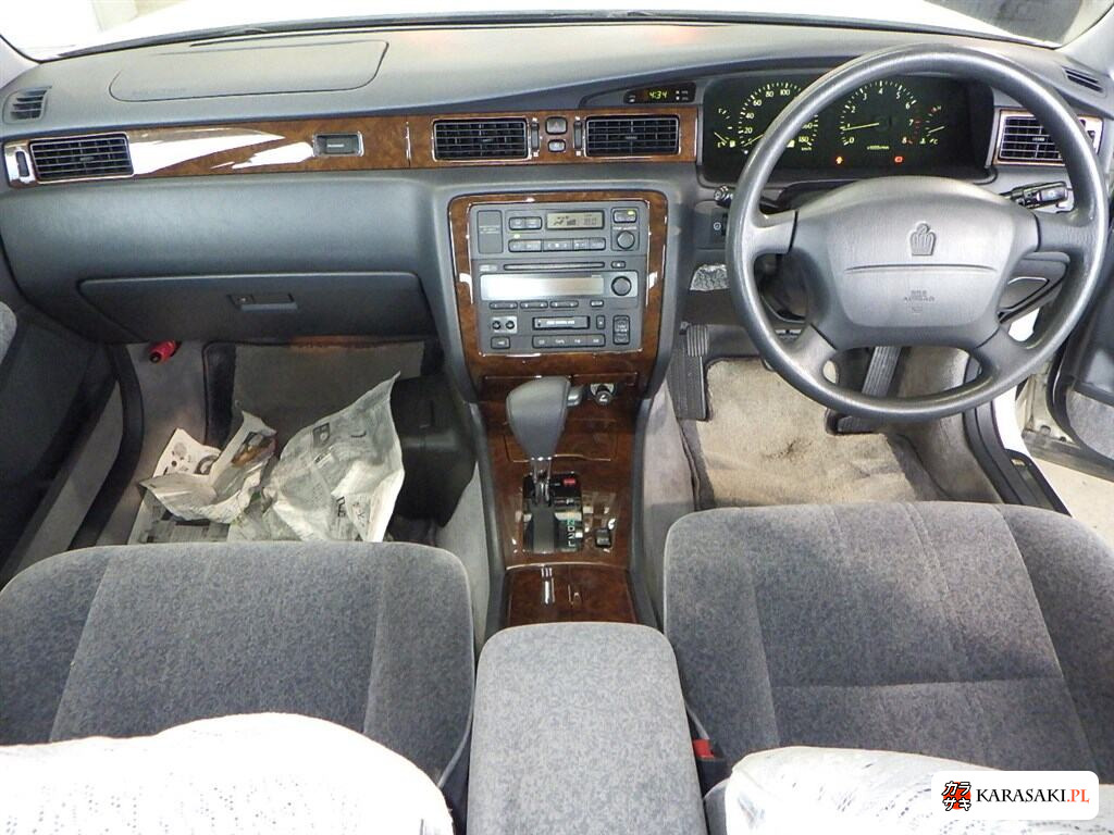 Toyota Crown 1998 z aukcji japońskiej