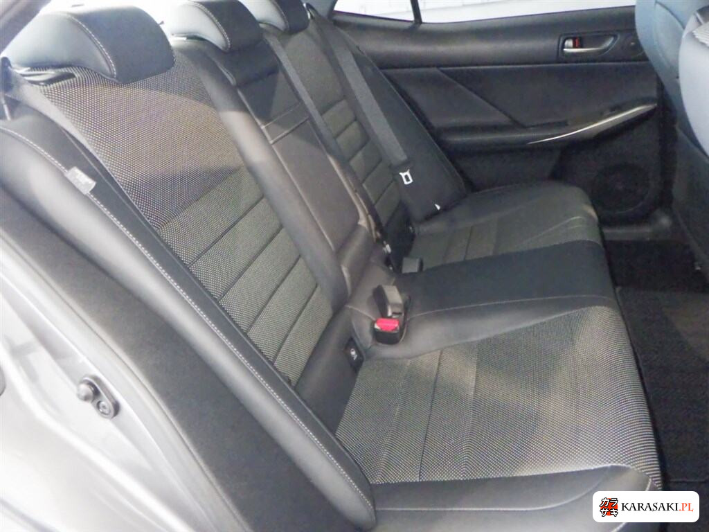Lexus Is 2016 z aukcji japońskiej