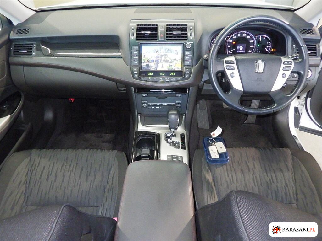 Toyota Crown 2011 z aukcji japońskiej