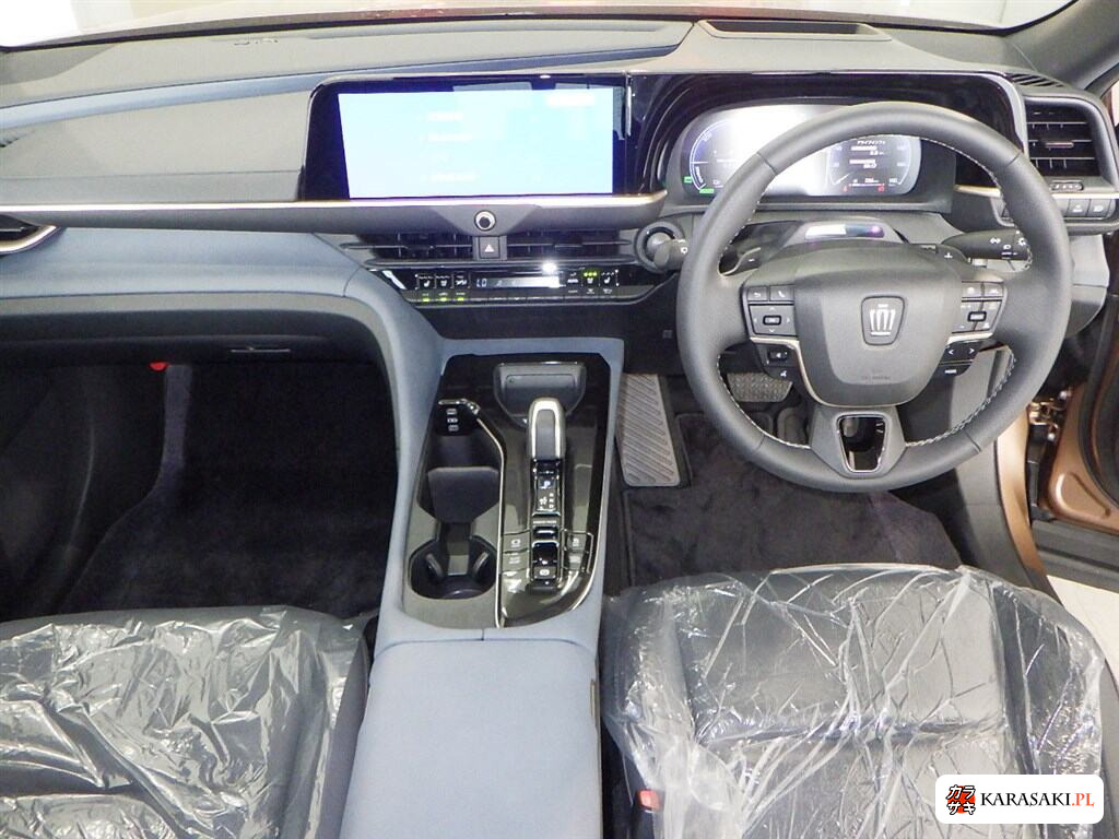 Toyota Crown Estate 2025 z aukcji japońskiej