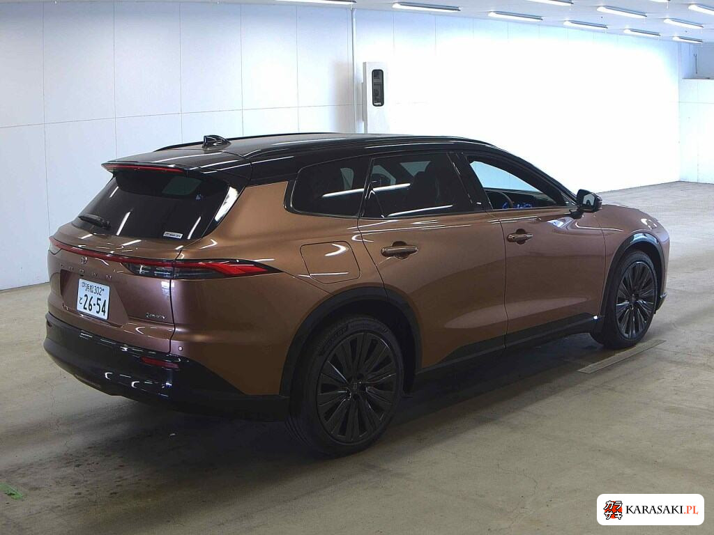 Toyota Crown Estate 2025 z aukcji japońskiej