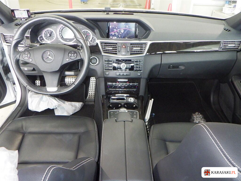 Mercedes-Benz E-Class 2010 z aukcji japońskiej