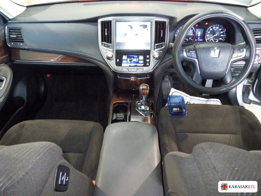 Toyota Crown 2013 z aukcji japońskiej