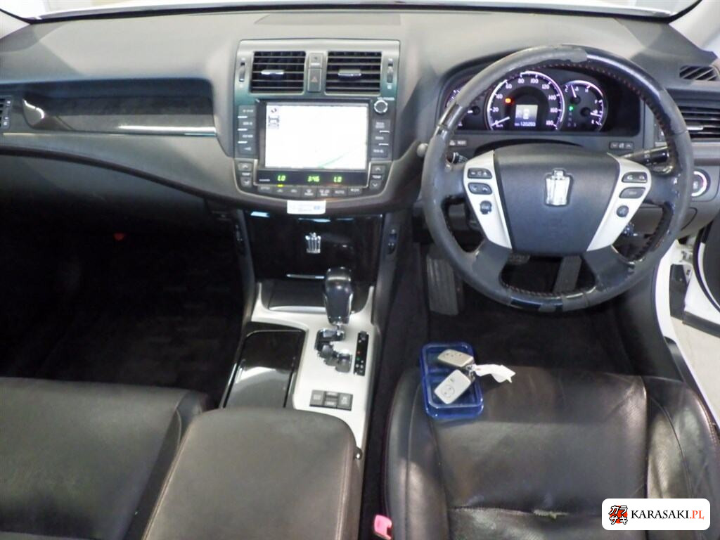 Toyota Crown 2012 z aukcji japońskiej