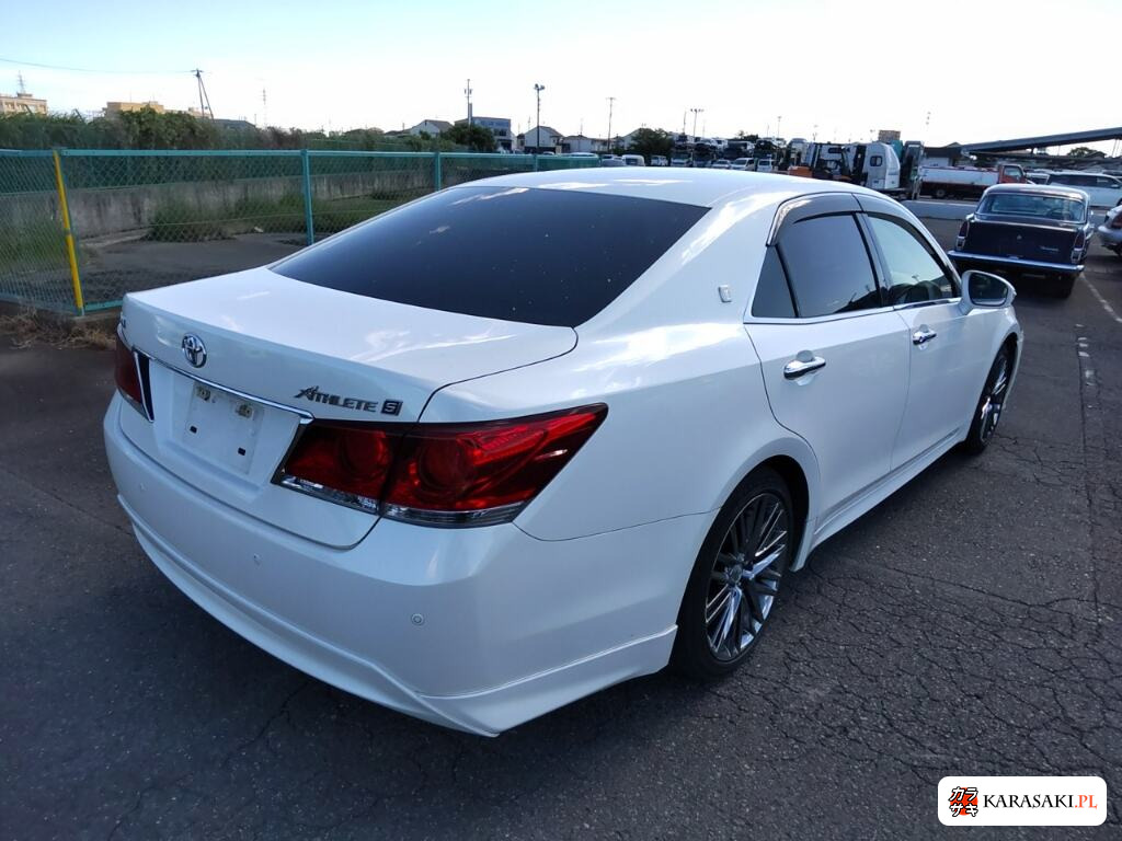 Toyota Crown 2014 z aukcji japońskiej