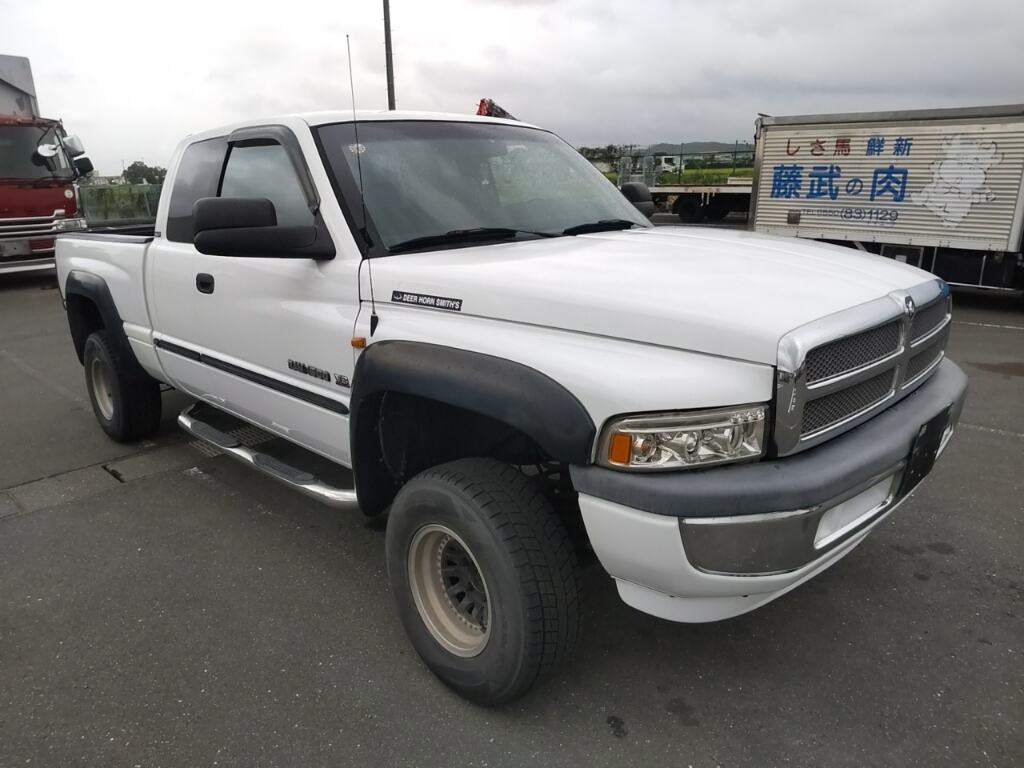 Dodge 2000 z aukcji japońskiej