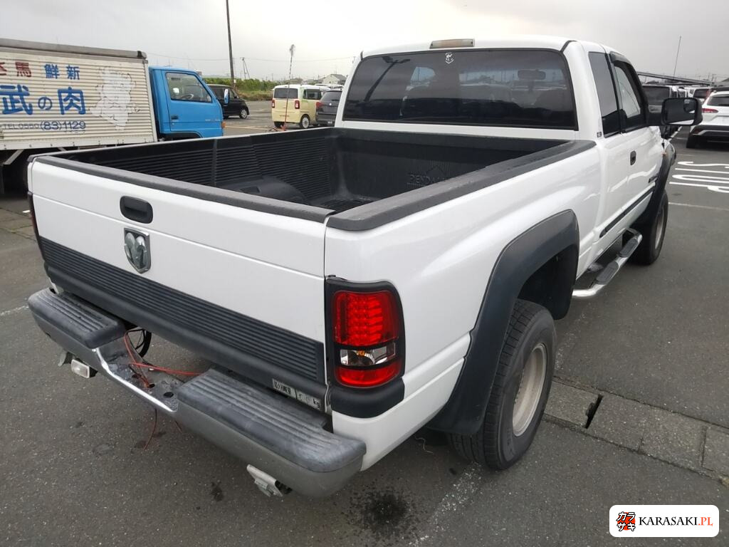 2000 Dodge 4