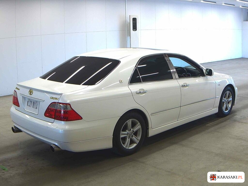 Toyota Crown 2004 z aukcji japońskiej