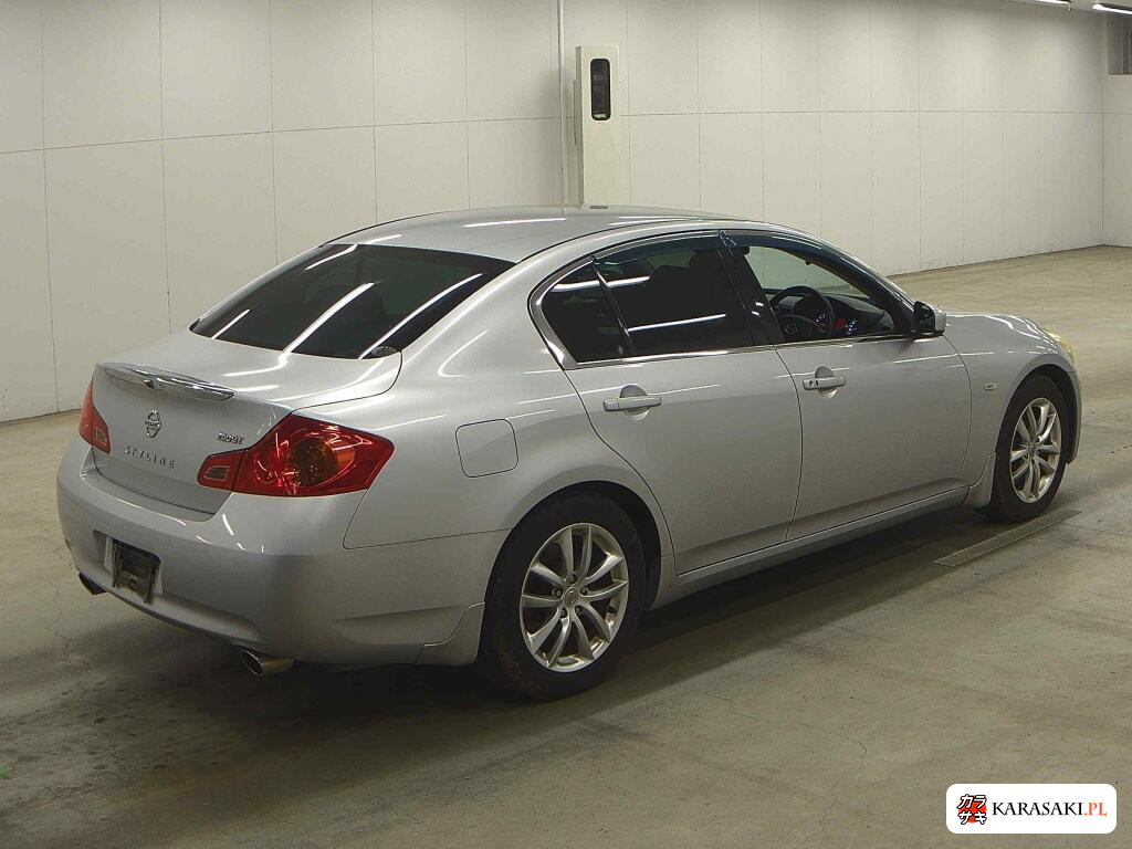 Nissan Skyline 2009 z aukcji japońskiej