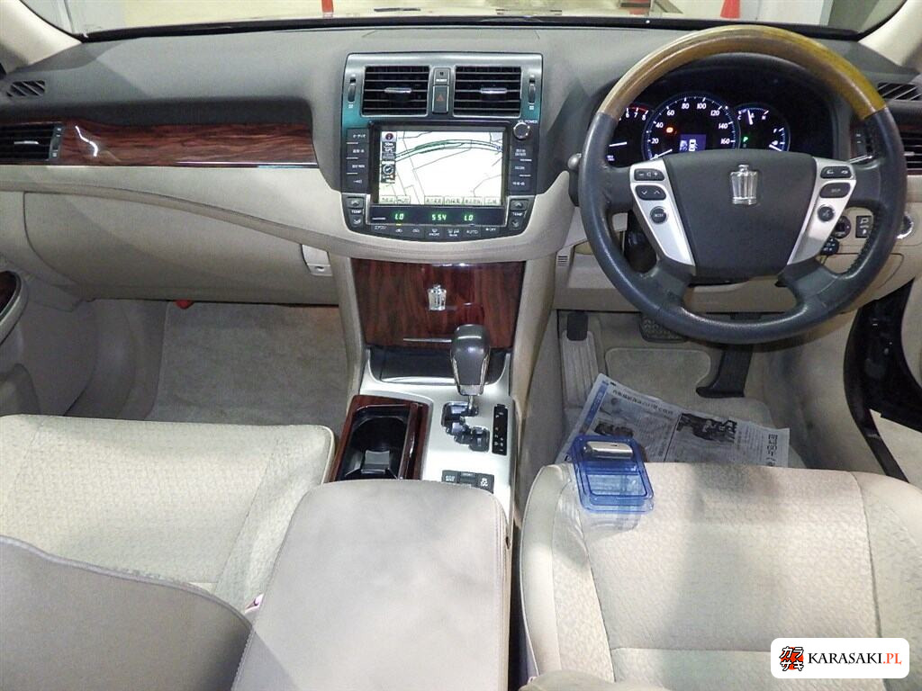 Toyota Crown 2010 z aukcji japońskiej