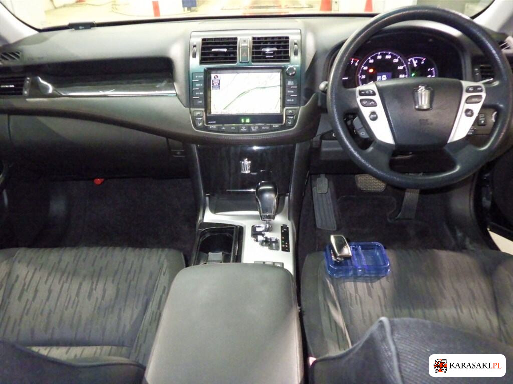 Toyota Crown 2010 z aukcji japońskiej