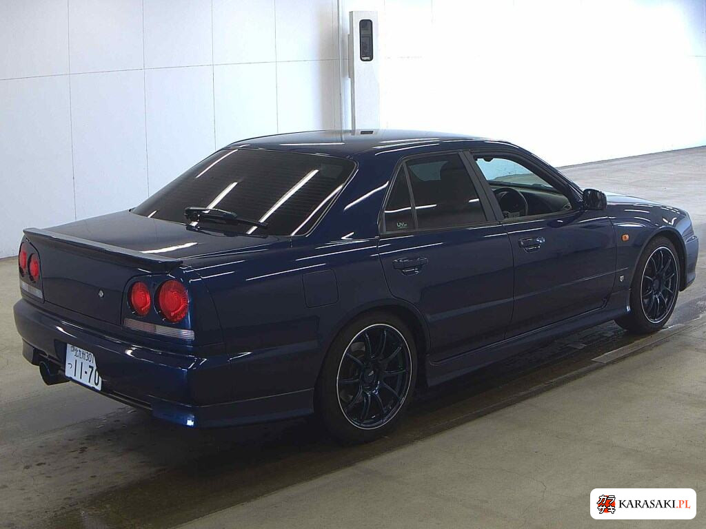 Nissan Skyline 2000 z aukcji japońskiej