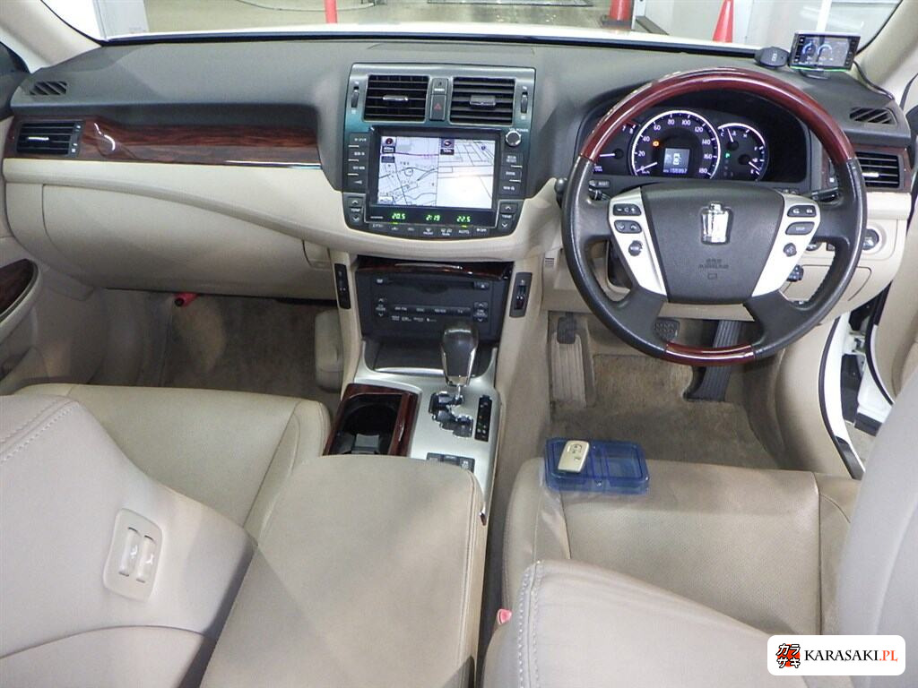 Toyota Crown 2012 z aukcji japońskiej