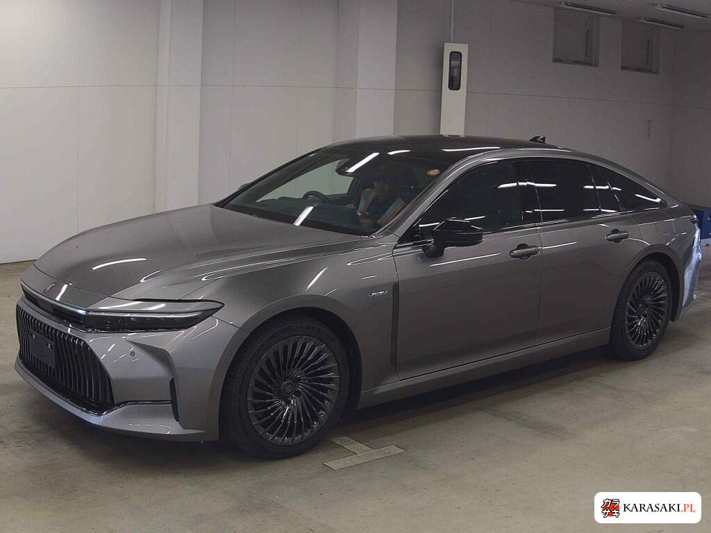 Toyota Crown 2023 z aukcji japońskiej