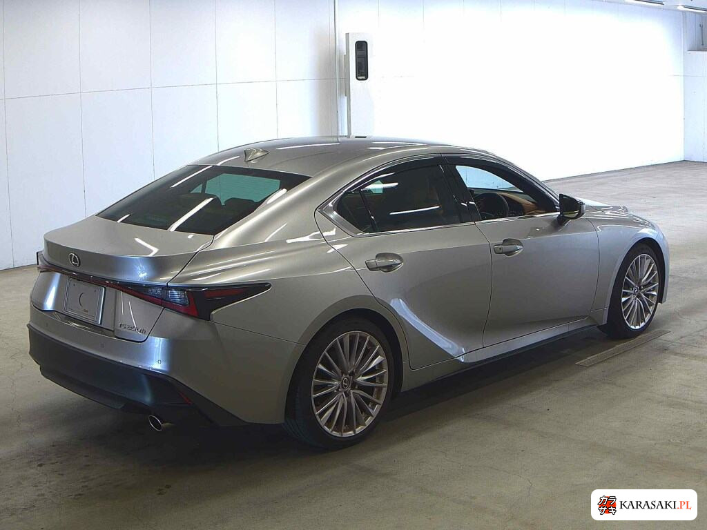 Lexus Is 2023 z aukcji japońskiej