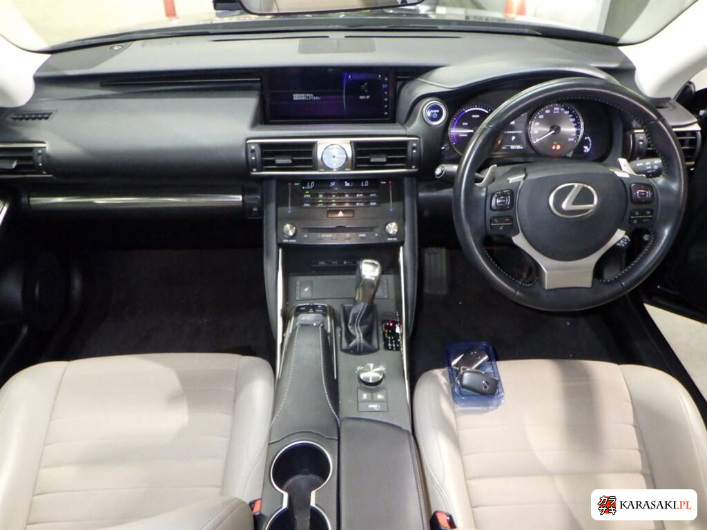 Lexus Is 2018 z aukcji japońskiej